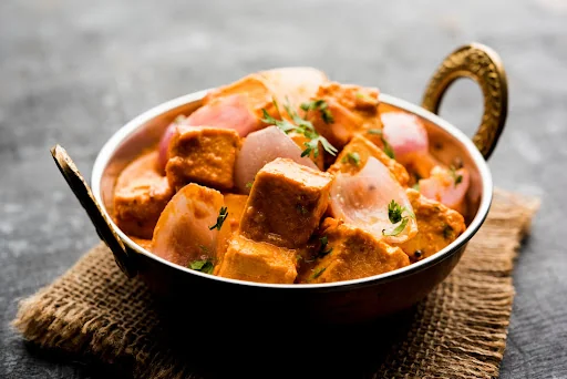Paneer do pyaza at Green Chili Crowfoot, NW Calgary - vegetarian paneer curry with onions